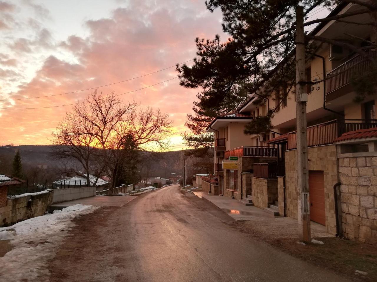 Hotel Black Stork Nisovo Exterior photo